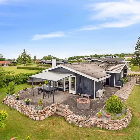 Holiday home Eweline - 400m From The Sea By Interhome *